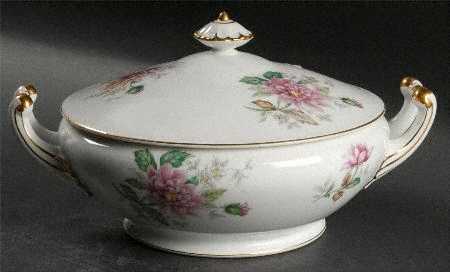 Devon Round Covered Vegetable