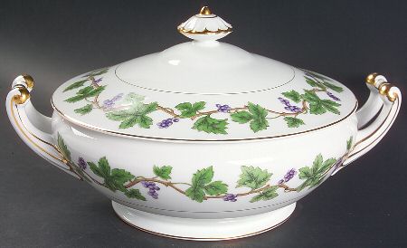 Vineyard Round Covered Vegetable