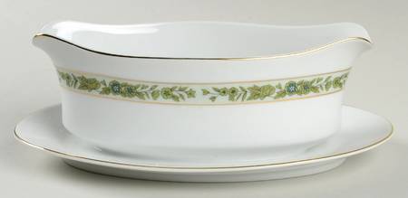 Glenwood Gravy Boat with Attached Underplate by Claridge
