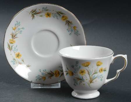 8647 Footed Cup & Saucer Set