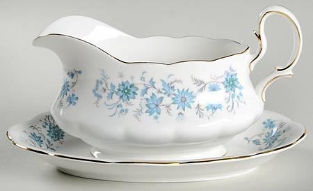 Braganza Gravy Boat & Underplate/Relish