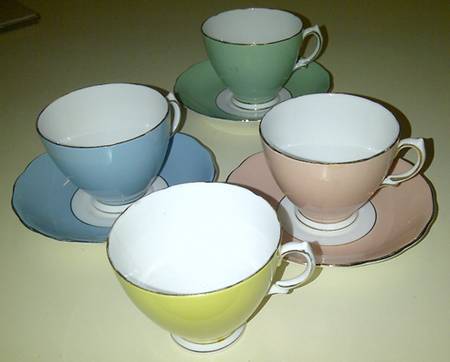 CLC989 Footed Cup & Saucer Set