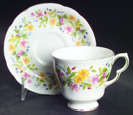 Hedgerow Footed Cup & Saucer Set