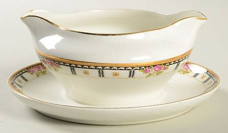 Bridal Gravy Boat with Attached Underplate