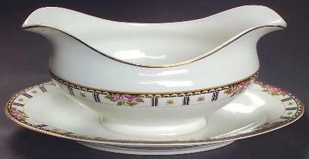 Bridal Gravy Boat with Attached Underplate