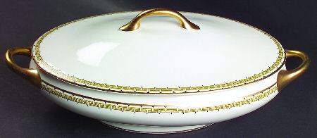 CLE4 Oval Covered Vegetable