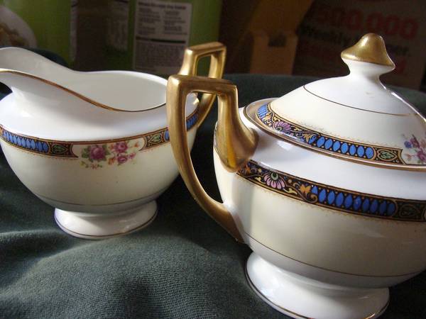 CLE6 Sugar Bowl & Lid