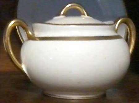 Hathaway Sugar Bowl & Lid