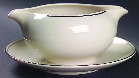 Harmony Gravy Boat with Attached Underplate