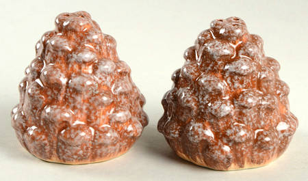 Log Cabin Christmas Figural Salt and Pepper