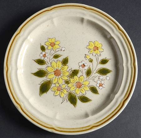 Spring Daisy Salad Plate by Crown Manor