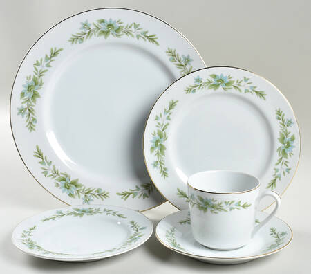 Garlands of Glory 40 Piece Estate Set