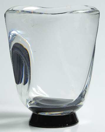 Simon Gate (SG) 7" Flower Vase