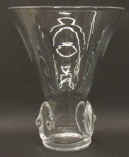 8069 7" Flower Vase