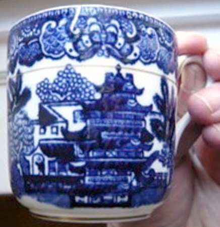Blue Willow (Older, Porcelain) Mug