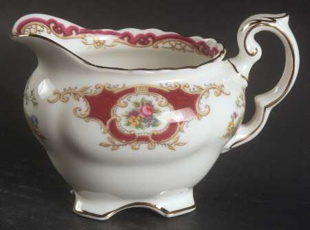 Broadway Marooon (Scalloped) Mini Creamer