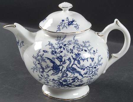 Cairo Blue On White (Not Raised, Gold) Teapot & Lid