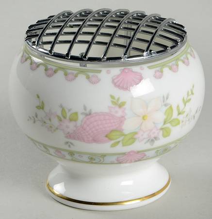 Canterbury 2" Mini Bud Vase
