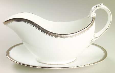 Elite Platinum Gravy Boat & Underplate