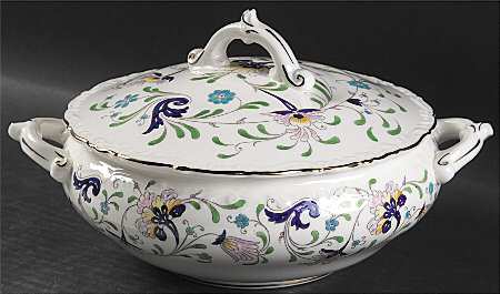 Fanfare Japan Round Covered Vegetable