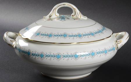 Geneva (Athens Shape) Round Covered Vegetable