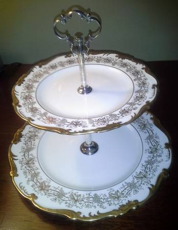 Hazelton White 2 Tiered Serving Tray (Dinner & Salad Plate)