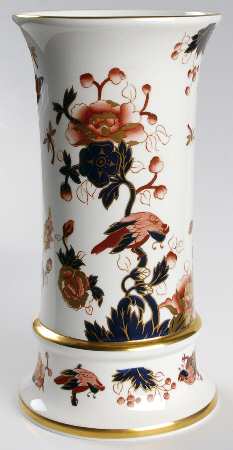 Hong Kong (New Backstamp, Mauve Flowers) 8" Vase