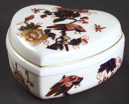 Hong Kong (New Backstamp, Mauve Flowers) Heart Shape Box & Lid