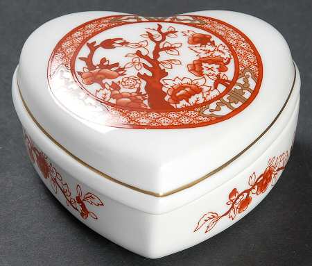 Indian Tree Coral (Scalloped) Heart Shape Box & Lid