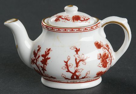 Indian Tree Coral (Semi Scalloped) Miniature Teapot & Lid