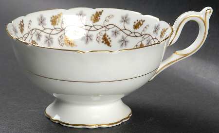 Minerva White (No Raised Edge) Footed Cup