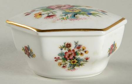 Ming Rose Hexagonal Box W/Lid