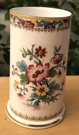 Ming Rose 4" Spill Vase