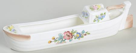 Ming Rose Motor Boat Figurine