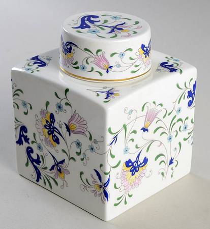 Pageant Tea Caddy & Lid