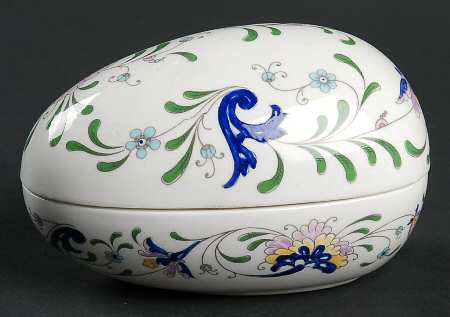 Pageant Medium Egg Box & Lid