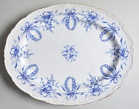 Queensbury Blue (Scalloped) 17" Oval Serving Platter