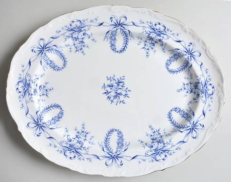 Queensbury Blue (Scalloped) 15" Oval Serving Platter
