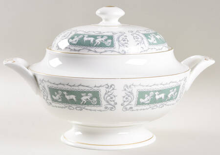 Revelry Green (Smooth) Round Covered Vegetable