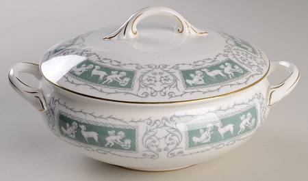 Revelry Green (Smooth) Round Covered Vegetable