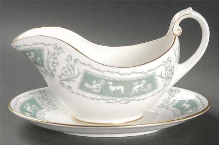 Revelry Green (Smooth) Gravy Boat & Underplate