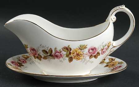 Rosalinda Gravy Boat & Underplate