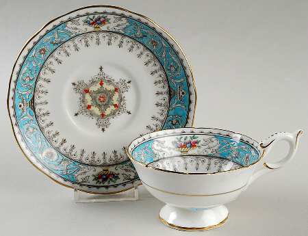 Rossellini Footed Cup & Saucer Set