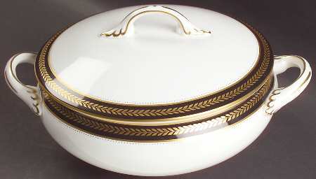 Sable Wheat Round Covered Vegetable