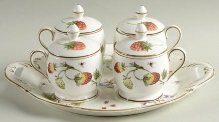 Strawberry (Scalloped) Pot De Creme Set (Tray with 4 Pots)