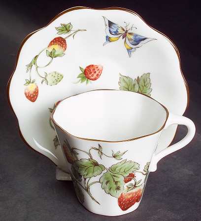 Strawberry (Scalloped) Flat Cup & Saucer Set