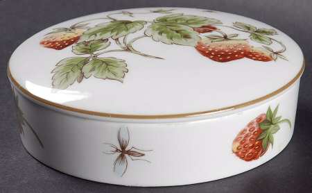 Strawberry (Scalloped) 4" Round Box & Lid