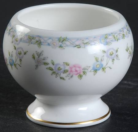 Trellis Rose 2" Mini Bud Vase