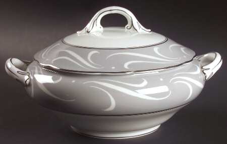 York Gray Round Covered Vegetable