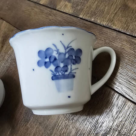 Bouquet Bleu Flat Cup
